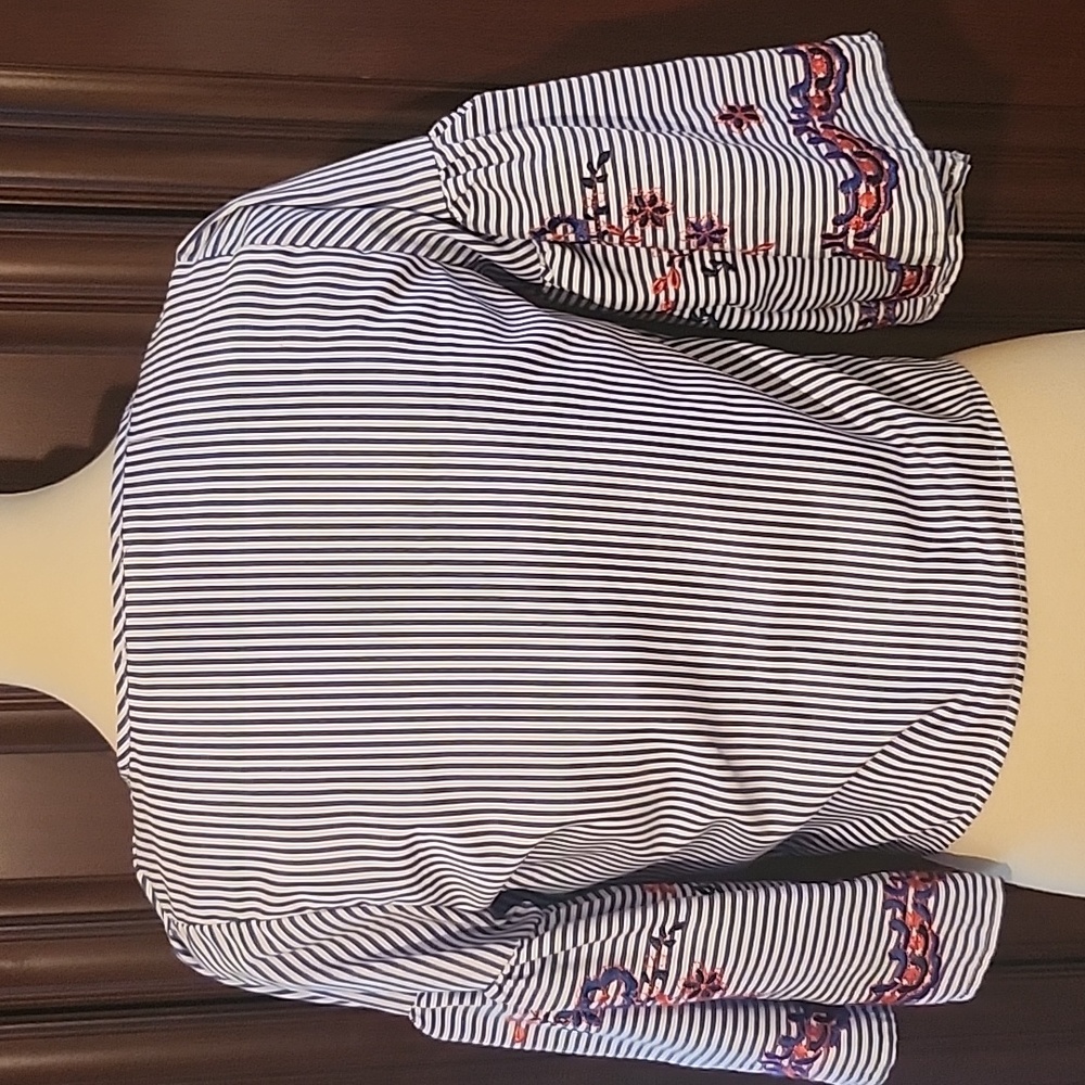 Embroidered Wrap Top - Picture 6 of 7